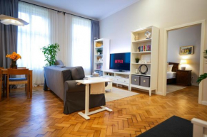 Elegant Apartment in Historic Center, Quiet Area